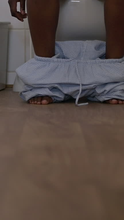 Pee During Routine 177 Women Peeing Stockvideo's, beelden en 4K-videoclips - Getty Images
