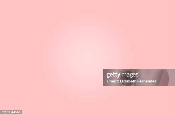 soft blush pink gradient background with radial light effect - fundo rosa imagens e fotografias de stock