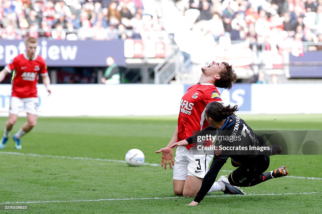 Wouter Goes of AZ Alkmaar, Maxence Rivera of SC Heerenveen during the... News Photo - Getty Images Wouter Goes of AZ Alkmaar, Maxence Rivera of SC Heerenveen during the... News Photo - Getty Images
