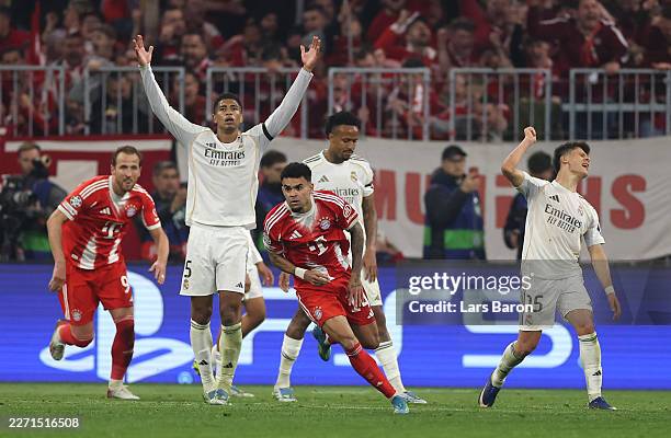 Luis Diaz of FC Bayern Munich celebrates scoring his team's third goal during the UEFA Champions League 2025/26 Quarter-Final Second Leg match...