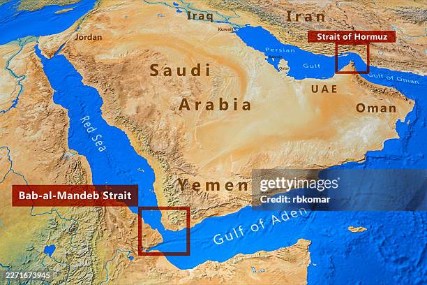 bab-al-mandeb strait and strait of hormuz highlighted on geopolitical map of arabian peninsula. persian gulf and red sea maritime passages connecting middle east oil and gas reserves to global trade routes - horn von afrika stock-fotos und bilder