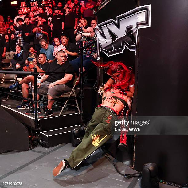 Sol Ruca X 224 Zaria Wwe No Facepaint Stock Photos, High-Res Pictures, and Images ...