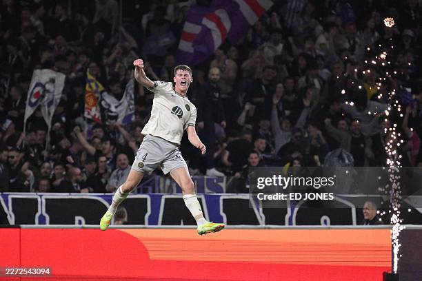 Toulouse's English defender Charlie Cresswell celebrates his team scoring during the French L1 football match between Toulouse FC and AS Monaco at...