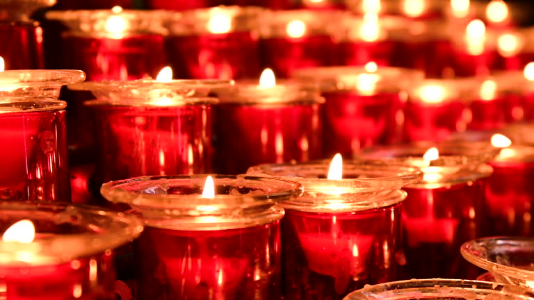 https://media.gettyimages.com/id/2273281264/video/flames-of-lit-red-candles.jpg?b=1&s=640x640&k=20&c=sX8kZjO69nNKf4Y9_j3fhwYAf1PZ12sqf0636AGKU1o=