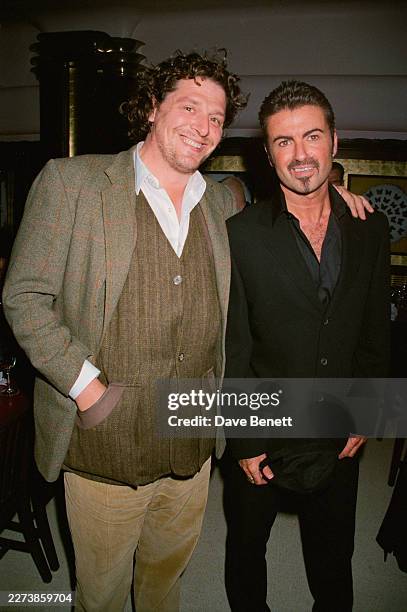 George Mike Chef 852 George Michael 1999 Photos & High Res Pictures - Getty Images