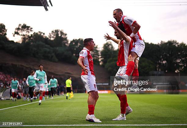 Demir Ege Tiknaz of SC Braga celebrates scoring his team's first goal with team mates during the UEFA Europa League 2025/26 Semi-Final First Leg...