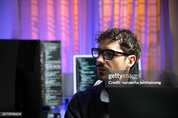 professional software development and coding - sql server stock pictures, royalty-free photos & images