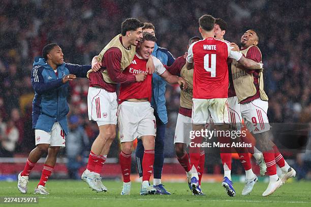 Viktor Gyokeres of Arsenal celebrates with team mates after the UEFA Champions League 2025/26 Semi Final Second Leg match between Arsenal FC and...