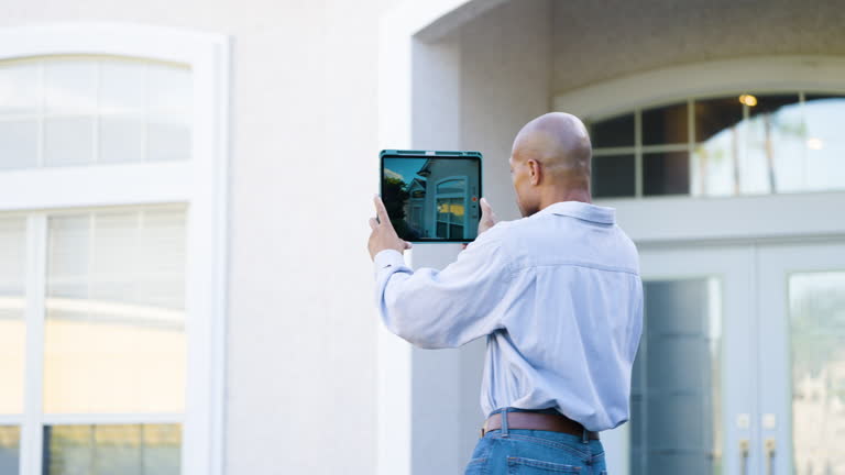 https://media.gettyimages.com/id/2274374539/video/real-estate-appraiser-with-digital-tablet-outside-house.jpg?b=1&s=640x640&k=20&c=n1ADHe0CwYcH01IqSMAvrHr7VjT9eLKa6UmizlZtb0s=
