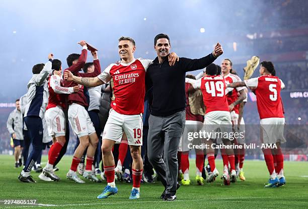 Mikel Arteta manager / head coach of Arsenal celebrates with Leandro Trossard after the UEFA Champions League 2025/26 Semi Final Second Leg match...