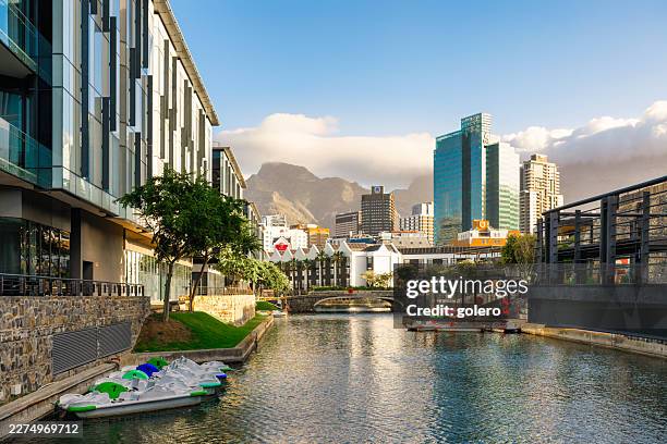 business district in cape town, south africa - cape town stock pictures, royalty-free photos & images