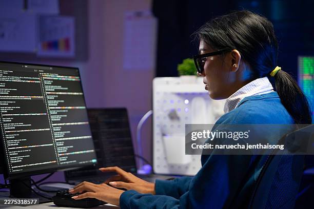 professional software development and coding process - sql programming stock pictures, royalty-free photos & images