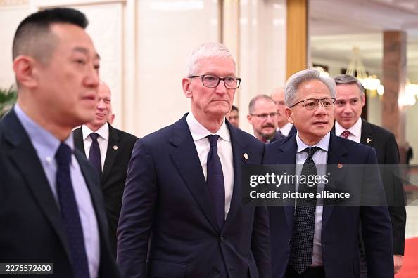 Business leaders meet China's premier Business leaders meet China's premier