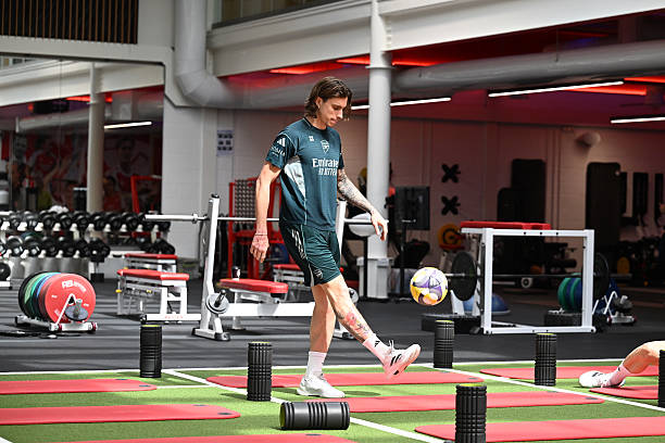 Arsenal Fc Training Routine 3,077 Photos & High Res Pictures - Getty Images
