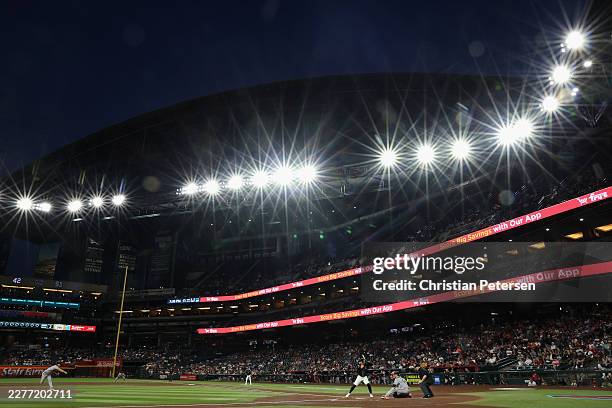 Starting pitcher Landen Roupp of the San Francisco Giants pitches against Ildemaro Vargas of the Arizona Diamondbacks during the fourth inning of the...