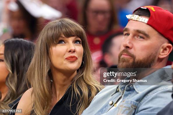 New York Knicks v Cleveland Cavaliers - Game Three New York Knicks v Cleveland Cavaliers - Game Three