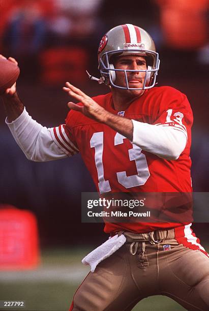 SAN FRANCISCO QUARTERBACK STEVE BONO IN ACTION DURING THE 49ERS 28-14 VICTORY OVER THE KANSAS CITY CHIEFS.