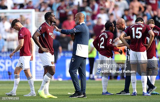 El Hadji Malick Diouf of West Ham United interacts with Nuno Espirito Santo, Manager of West Ham United, after the Premier League match between West...