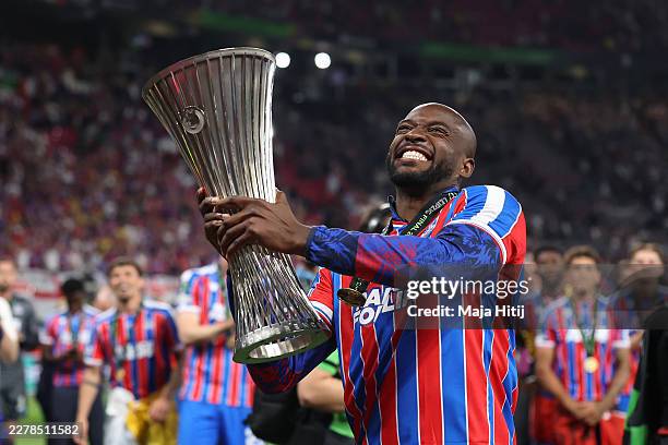 Jean-Philippe Mateta of Crystal Palace celebrates with the UEFA Conference League trophy after his team's victory in the UEFA Conference League Final...