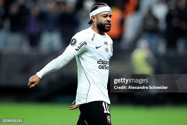 Memphis Depay of Corinthians reacts during a Copa CONMEBOL Libertadores match between Corinthians and Platense at Neo Quimica Arena on May 27, 2026...