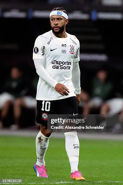 Memphis Depay of Corinthians looks on during a Copa CONMEBOL Libertadores match between Corinthians and Platense at Neo Quimica Arena on May 27, 2026...