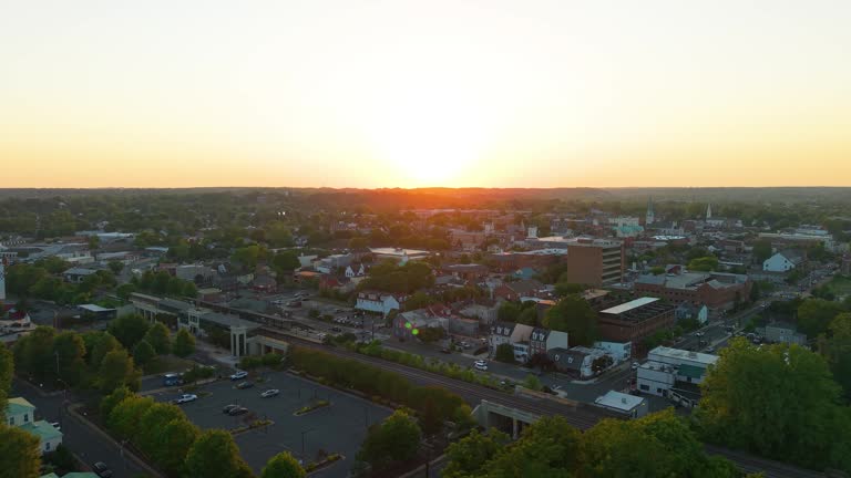 https://media.gettyimages.com/id/2278681605/video/fredericksburg-virginia-downtown-aerial-sunset.jpg?b=1&s=640x640&k=20&c=JVrIXO38f6-1EK9ESLuVDe0qn1esvR5Kvcp0LHvNZ84=