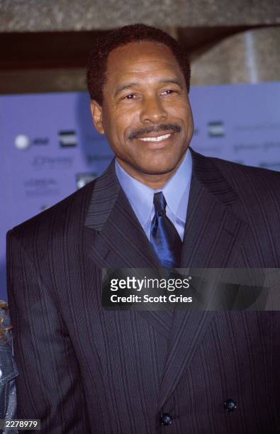 Retired baseball player Dave Winfield poses for pictures at the 2000 Essence Awards held at Radio City Music Hall in New York City