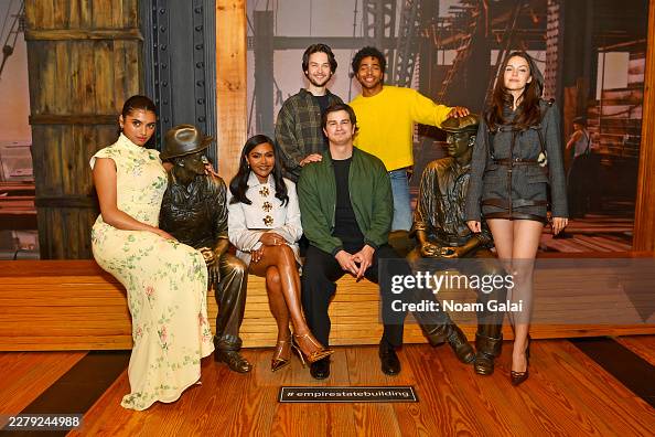 Mindy Kaling, Ella Hunt, Avantika, Will Angus, Jack Martin, and Nicholas Duvernay Visit the Empire State Building Mindy Kaling, Ella Hunt, Avantika, Will Angus, Jack Martin, and Nicholas Duvernay Visit the Empire State Building