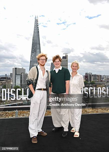 Harry Harfin, Finley Harfin and Felicity Harfin attend the Universal Pictures "Disclosure Day" UK Photocall on June 05, 2026 in London, England.