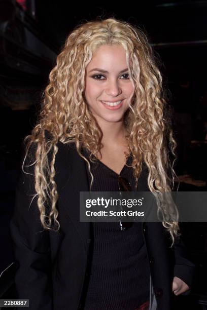 678 Shakira 2001 Photos & High Res Pictures - Getty Images