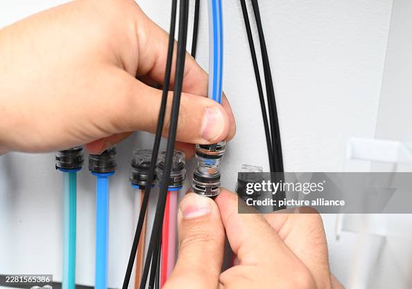 Fiber-optic connection Fiber-optic connection