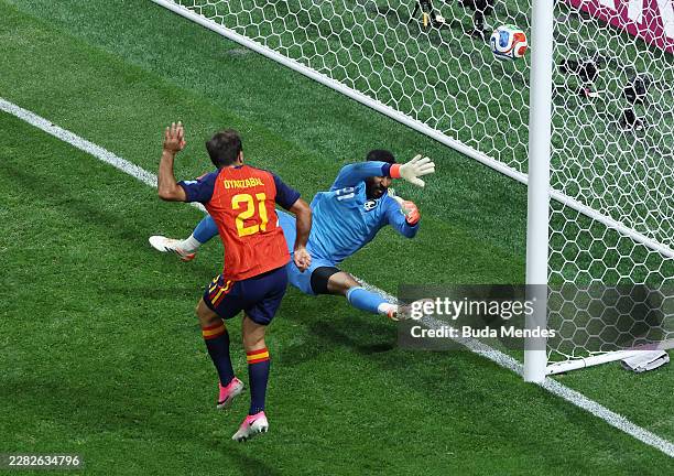 Mikel Oyarzabal of Spain scores the team's third goal during the FIFA World Cup 2026 Group H match between Spain and Saudi Arabia at Atlanta Stadium...