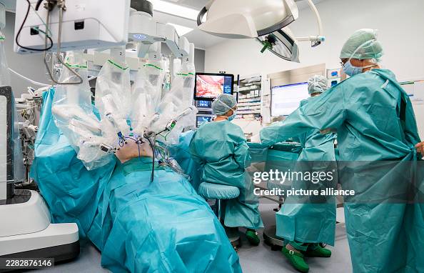 Operating Mechanism Controller Abdominal surgery is performed in the central operating room using ...