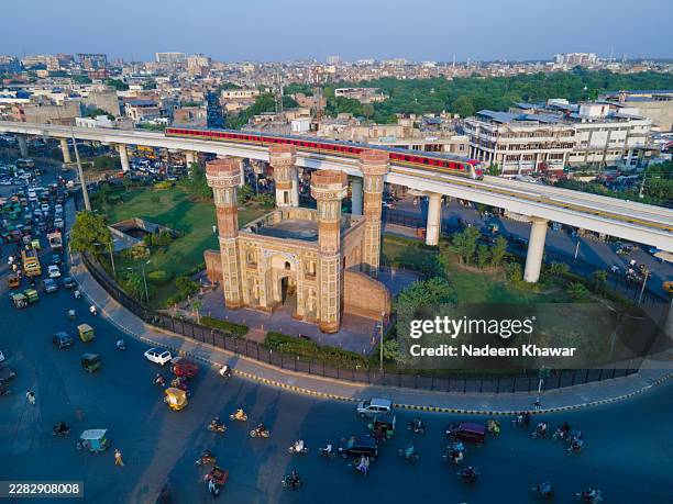 choburji, lahore - lahore pakistan stock pictures, royalty-free photos & images
