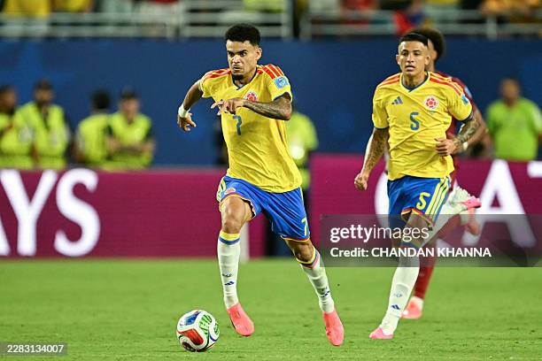 Colombia's forward Luis Diaz runs with the ball during the 2026 World Cup Group K football match between Colombia and Portugal at the Miami Stadium...
