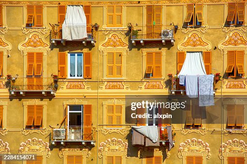 Fachada ocre en Génova, Italia Fachada ocre en Génova, Italia