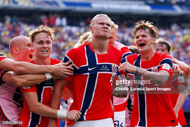Erling Haaland of Norway celebrates his goal with teammates during the FIFA World Cup 2026 Round of 16 match between Brazil and Norway at New York...