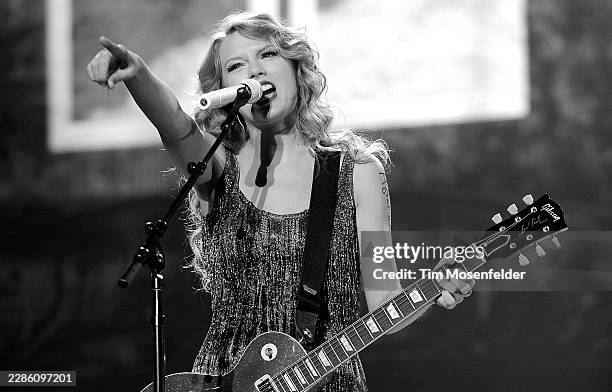 Taylor Swift performs during her "Speak Now World Tour" at HP Pavilion on September 1, 2011 in San Jose, California.