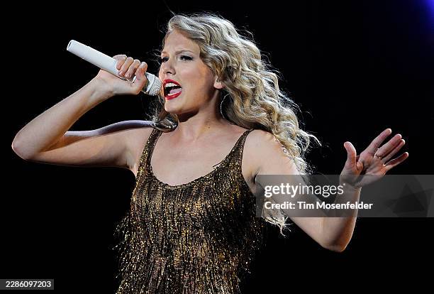 Taylor Swift performs during her "Speak Now World Tour" at HP Pavilion on September 1, 2011 in San Jose, California.