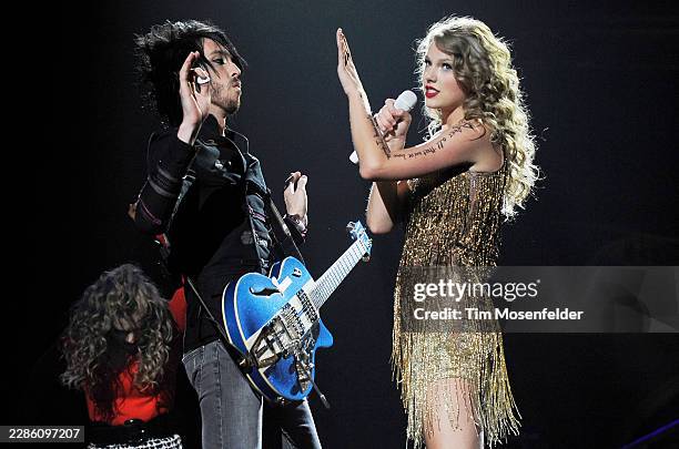 Taylor Swift performs during her "Speak Now World Tour" at HP Pavilion on September 1, 2011 in San Jose, California.