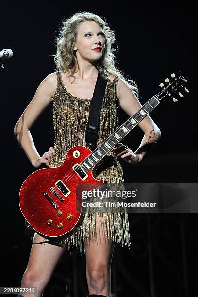 Taylor Swift performs during her "Speak Now World Tour" at HP Pavilion on September 1, 2011 in San Jose, California.