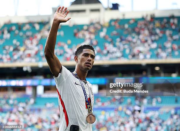 Jude Bellingham of England applauds the fans after receiving the third place medal after the 6-4 win during the FIFA World Cup 2026 Bronze Final...