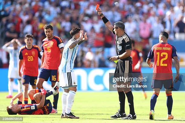 Referee Slavko Vincic shows a red card to Enzo Fernandez of Argentina during the FIFA World Cup 2026 Final match between Spain and Argentina at New...
