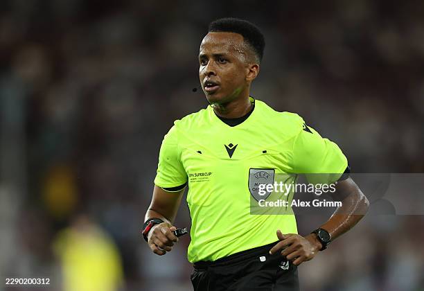 Referee Omar Abdulkadir Artan looks on during the UEFA Super Cup 2026 match between Paris Saint-Germain and Aston Villa at Stadion Salzburg on August...
