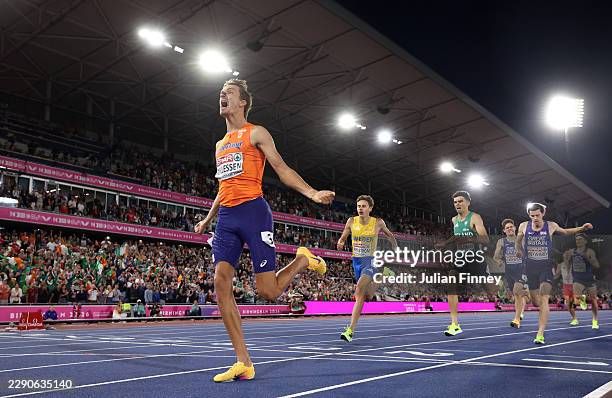 Stefan Nillessen of Team Netherlands reacts as he crosses the finish line to win the gold medal ahead of Samuel Pihlstroem of Team Sweden and Andrew...