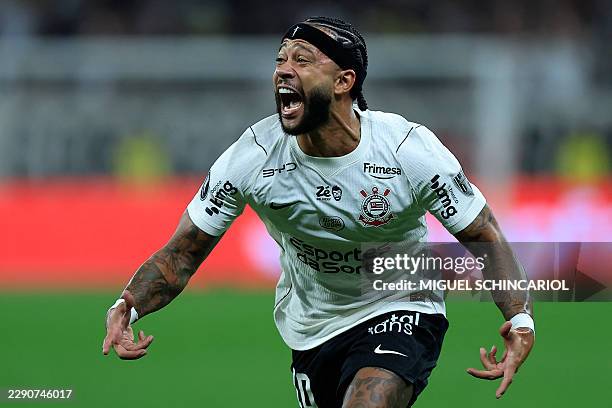 Corinthians' Dutch forward Memphis Depay reacts during the second leg of the Copa Libertadores round of 16 football match between Brazil's...