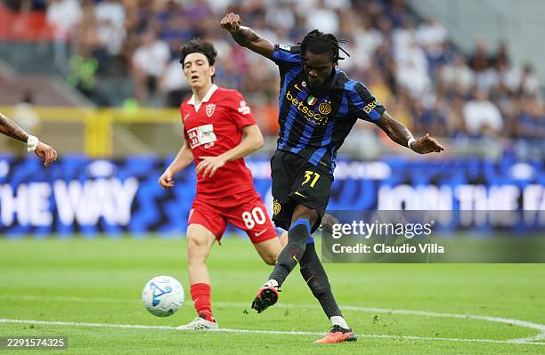 Yann Aurel Bisseck of Internazionale scores his team’s fourth goal during the Serie A match between FC Internazionale and AC Monza at Stadio Giuseppe...