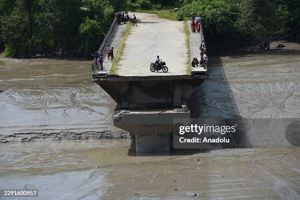 Flash flood from China hits Nepal Flash flood from China hits Nepal