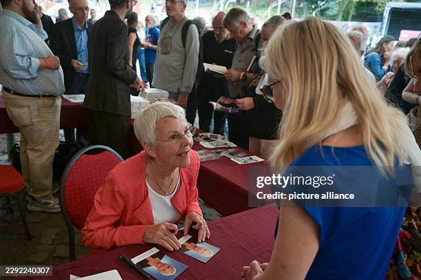 August 2026, Saxony-Anhalt, Magdeburg: Journalist Gabriele Krone-Schmalz is signing autographs. The BSW is hosting a "Festival of Free SpeechTogether...