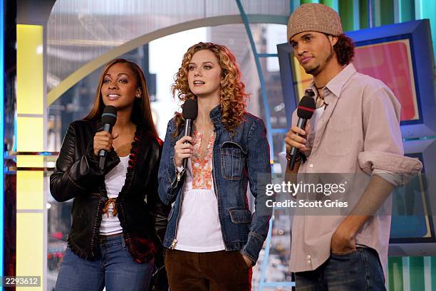 S La La, HIllarie Burton, and Quddus during TRL at the MTV Studios in New York City, November 21, 2002. Photo by Scott Gries/ImageDirect